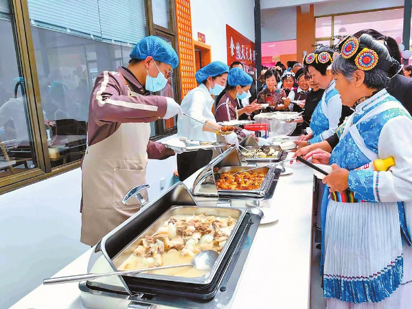 云南的“幸福食堂”和“兒童之家”是啥樣？云新聞帶你“探店”