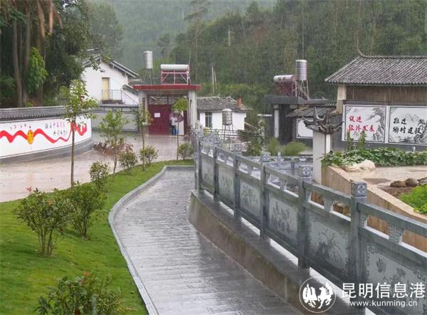 實施了“十百千萬”工程后的西甸村