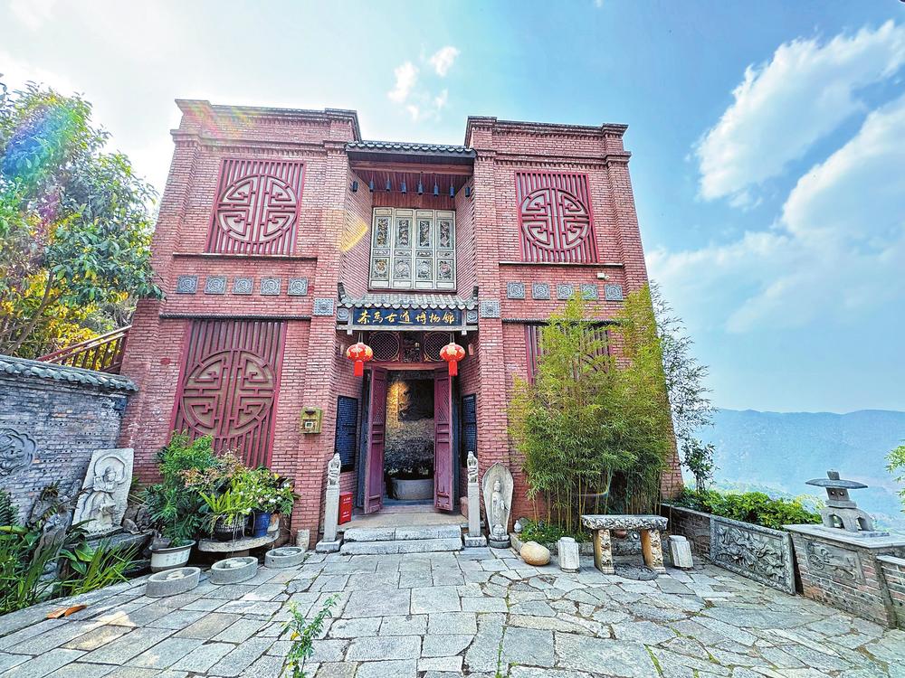 583c208f-42aa-4865-b676-aeceac1bdfdb