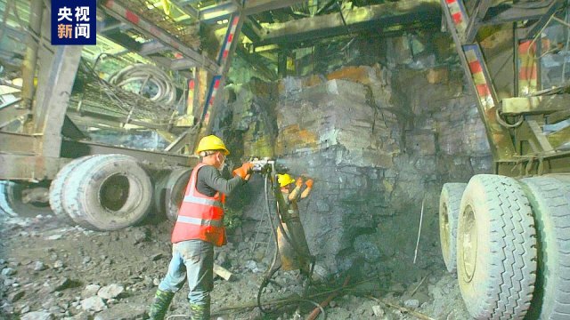 渝昆高鐵兩座隧道今日貫通