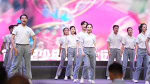 昆明學(xué)院節(jié)目《少年》 本版圖片■ 都市時報全媒體記者 孟俊 李浩 昆明學(xué)院節(jié)目《少年》 本版圖片■ 都市時報全媒體記者 孟俊 李浩