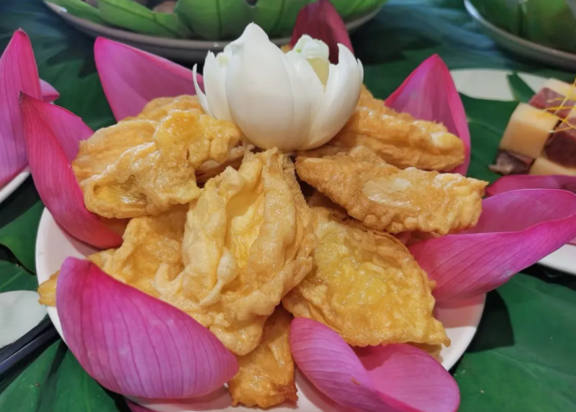 荷花酥 黃興鴻 攝.png