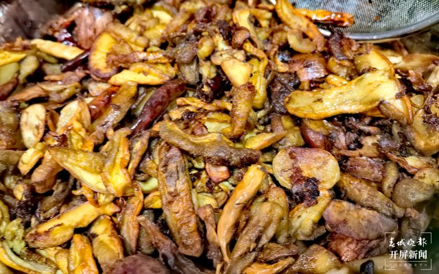 （采訪傳編輯）美好生活在云南 走，趕菌子Gai克?。ㄓ幸曨l） (41).jpg