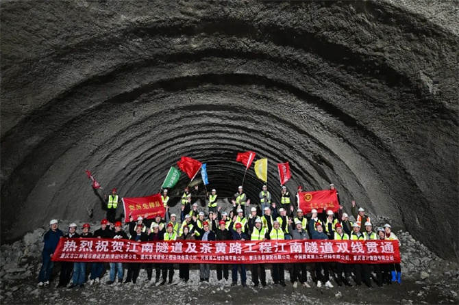 13331f7d23e53c6df61b33e5915b3a294