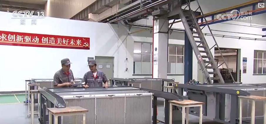 制造業(yè)與高技術產業(yè)雙輪驅動增長 稅收數據亮眼彰顯經濟活力 制造業(yè)與高技術產業(yè)雙輪驅動增長 稅收數據亮眼彰顯經濟活力