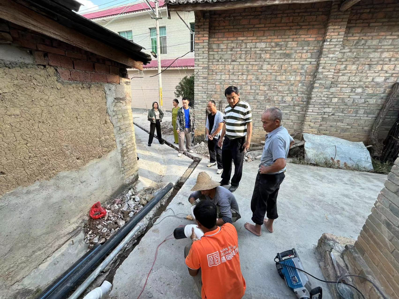 1744354418919169.jpg 23.jpg