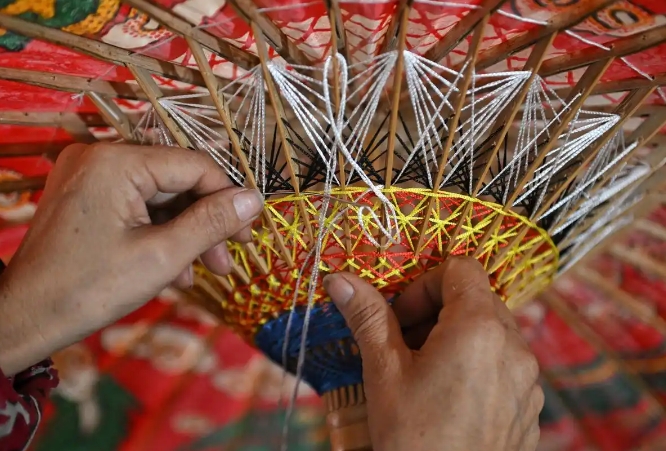 【文化和自然遺產(chǎn)日】漫動(dòng)時(shí)節(jié)丨竹骨紙韻渡煙雨