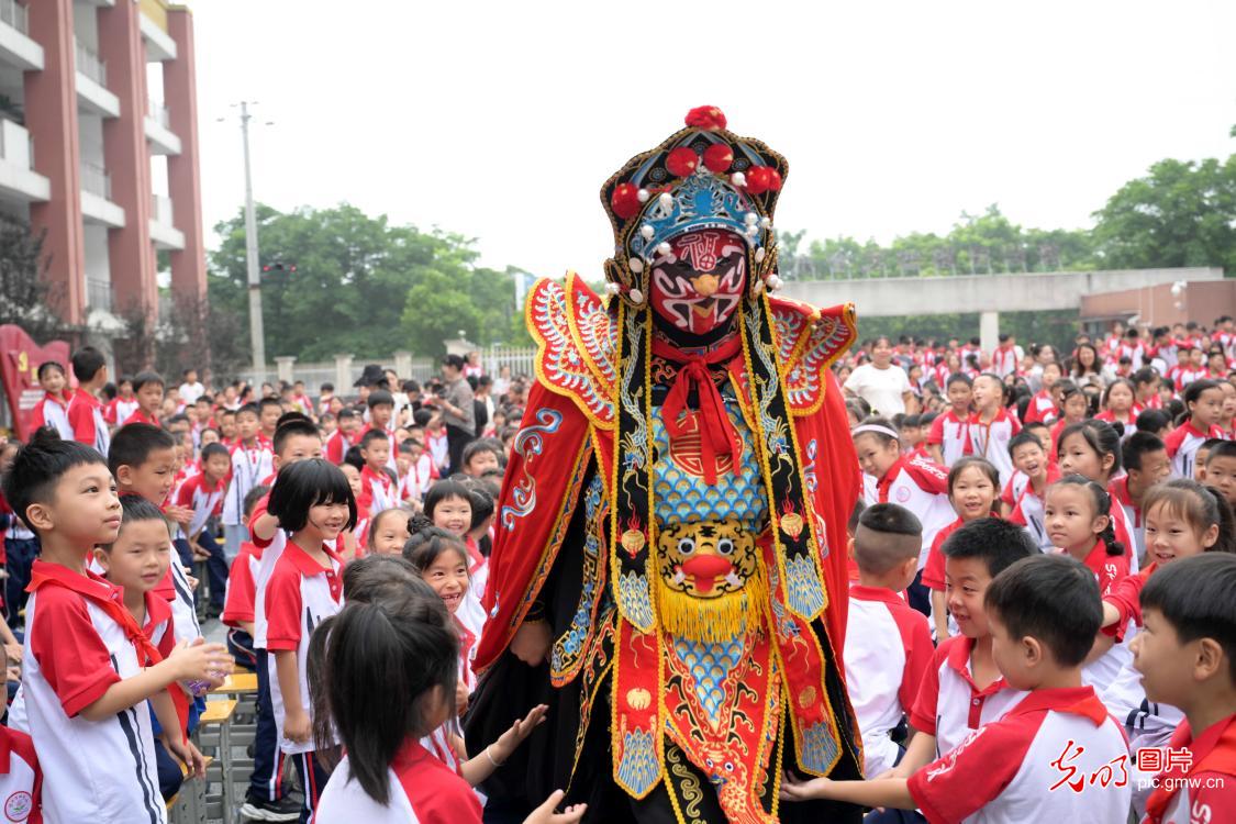 【文化和自然遺產(chǎn)日】非遺薪火代代傳 匠心接力續(xù)華章 【文化和自然遺產(chǎn)日】非遺薪火代代傳 匠心接力續(xù)華章