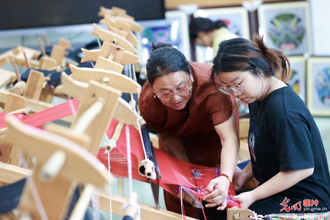 【文化和自然遺產(chǎn)日】非遺薪火代代傳 匠心接力續(xù)華章 【文化和自然遺產(chǎn)日】非遺薪火代代傳 匠心接力續(xù)華章