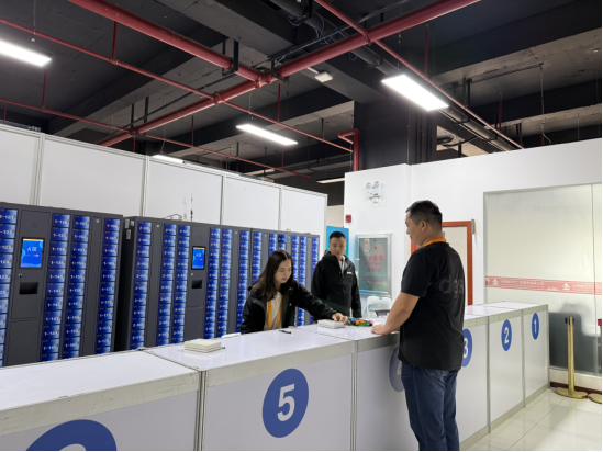 135da2b551a8462d99e4f600681c2516