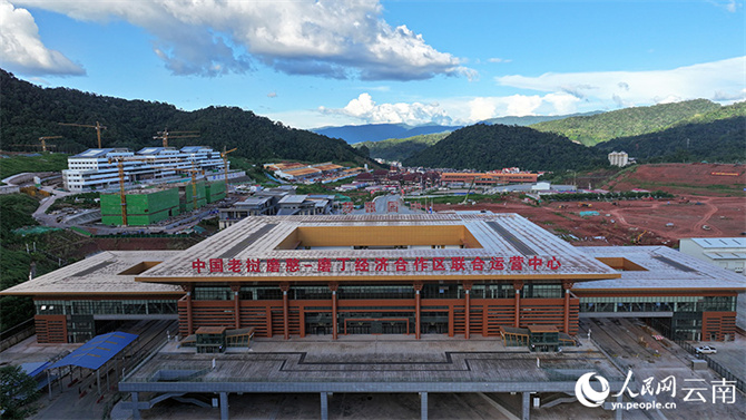 1LOCAL17696468190344XOG6CL7GI