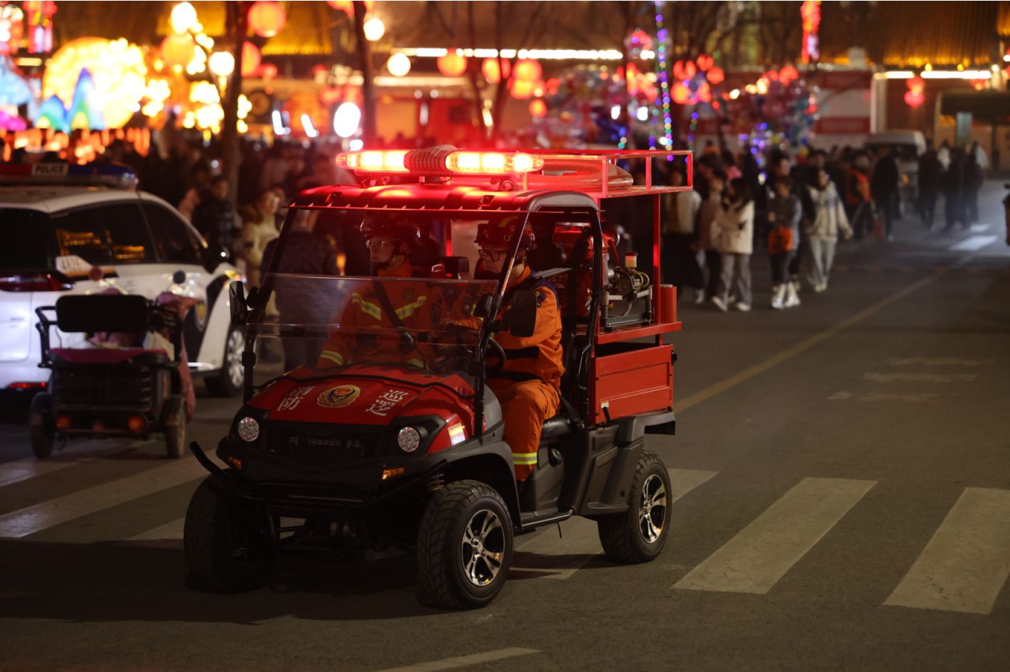 新春走基層丨24小時暖心巡邏，為古城春節(jié)“亮燈護航”