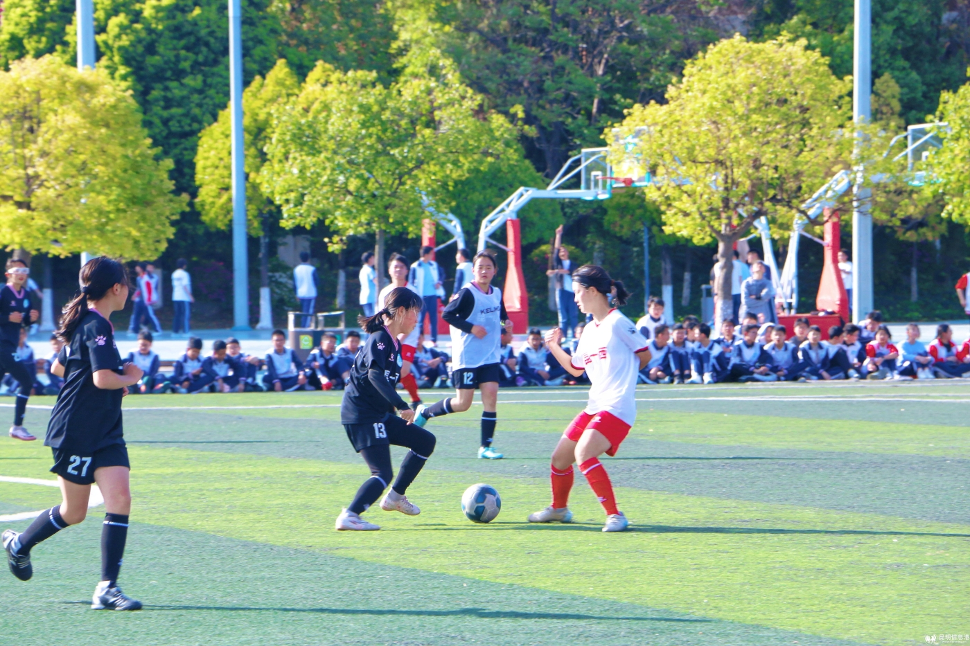 13.女足比賽現(xiàn)場 (3) 13.女足比賽現(xiàn)場 (3)