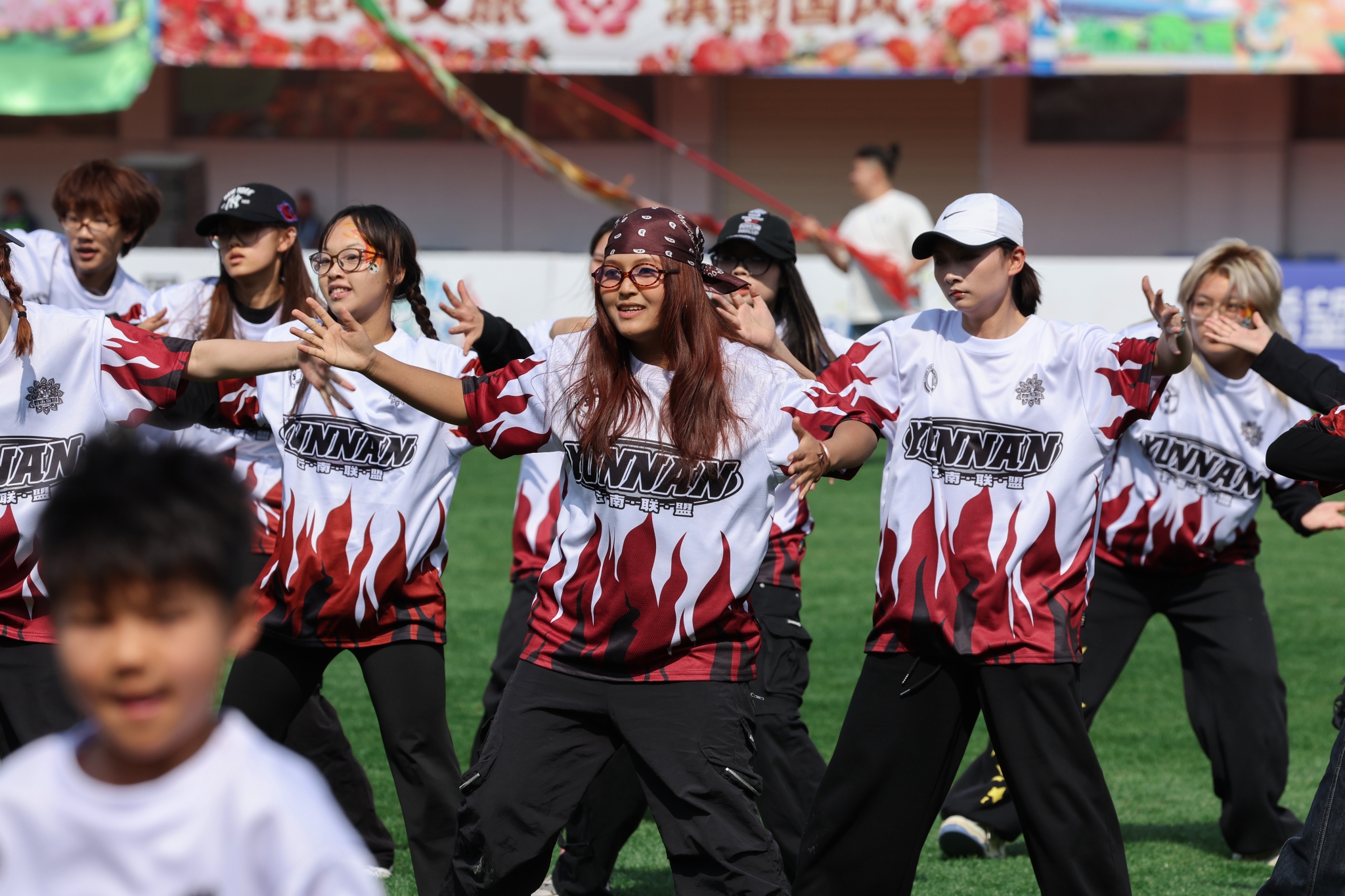 開場表演《龍的傳人》 開場表演《龍的傳人》