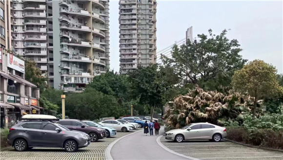 建成投用的沙坪壩區(qū)財信停車場整潔、干凈。重慶市停車管理事務(wù)中心供圖 華龍網(wǎng)發(fā)
