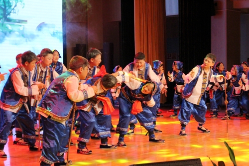 文藝節(jié)目表演精彩紛呈 文藝節(jié)目表演精彩紛呈