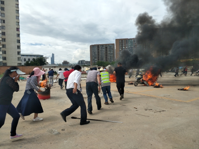 火災(zāi)現(xiàn)場(chǎng)逃生技巧訓(xùn)練 火災(zāi)現(xiàn)場(chǎng)逃生技巧訓(xùn)練