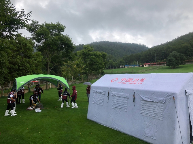 演練現(xiàn)場(chǎng)搭建帳篷用作臨時(shí)指揮部。