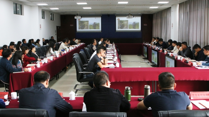 官渡區(qū)召開2019年區(qū)委理論學習中心組第八次集中學習暨昆明綜合保稅區(qū)管委會第六次集中學習會議