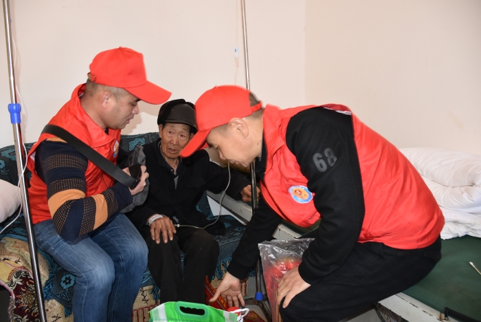 慰問建檔立卡貧困戶