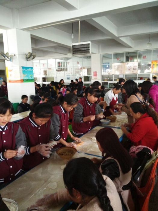 亦校亦家——包餃子 (3) 亦校亦家——包餃子 (3)