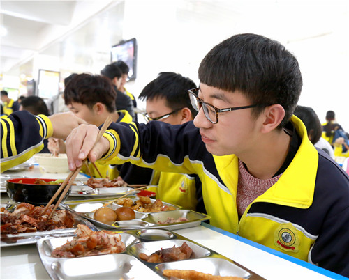 食堂就餐 食堂就餐