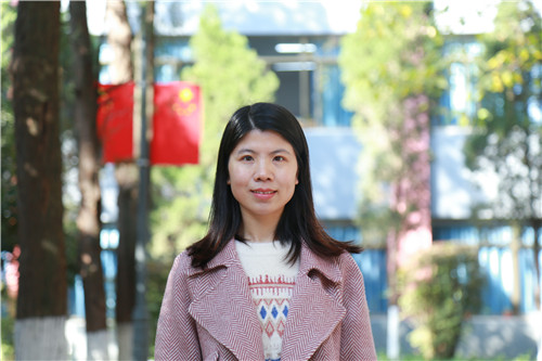 3 周敏 中學(xué)英語(yǔ)一級(jí)教師