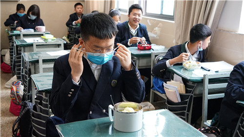 單人單座 錯峰用餐