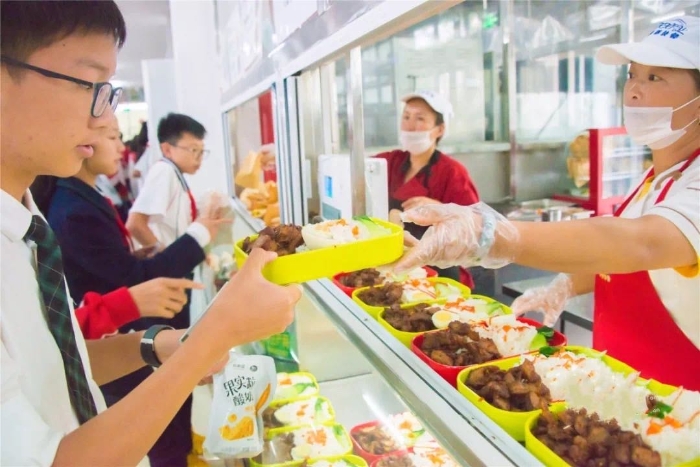 多口味菜品選擇