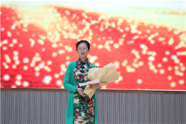 昆明八中副校長(zhǎng)、昆明長(zhǎng)城中學(xué)校長(zhǎng)韓利