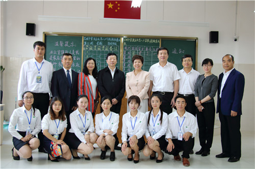 市領導到校慰問教師