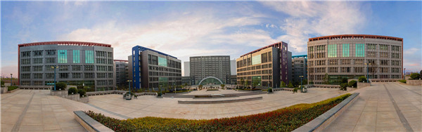 昆明冶金高等專科學(xué)校安寧校區(qū)風(fēng)景大門_副本