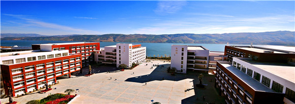 國土廣場、崇實樓、篤行樓