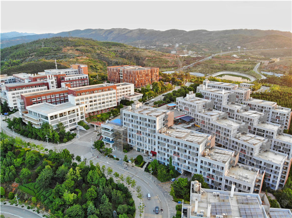 繪水苑、崇實樓、圖書館