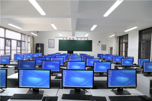 計算機(jī)教室10 計算機(jī)教室10