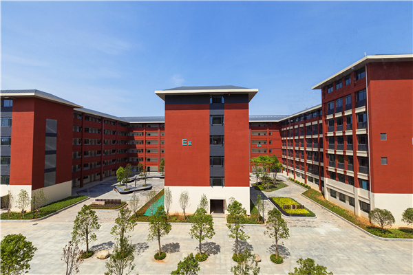 3-明朗開闊的教學(xué)樓