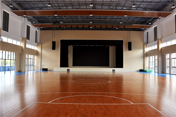 風(fēng)雨球場 風(fēng)雨球場