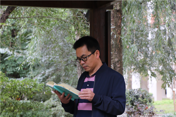 2云嶺名師、正高級教師、云南省初中物理名師工作坊主持人、春城名師、高級教師王貴林老師