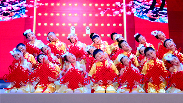 仁澤學(xué)校傳承西南聯(lián)大精神照片 (5) 仁澤學(xué)校傳承西南聯(lián)大精神照片 (5)