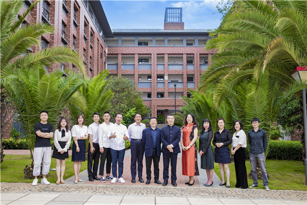 行政領(lǐng)導(dǎo)組