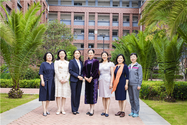 教師指導(dǎo)團(tuán)隊(duì)