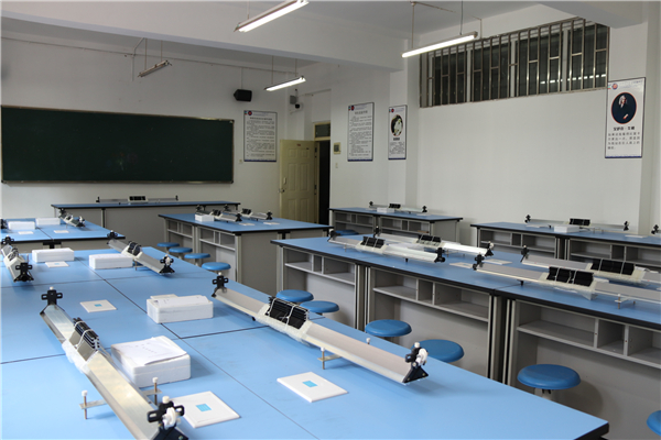 學(xué)校簡(jiǎn)介 (1)