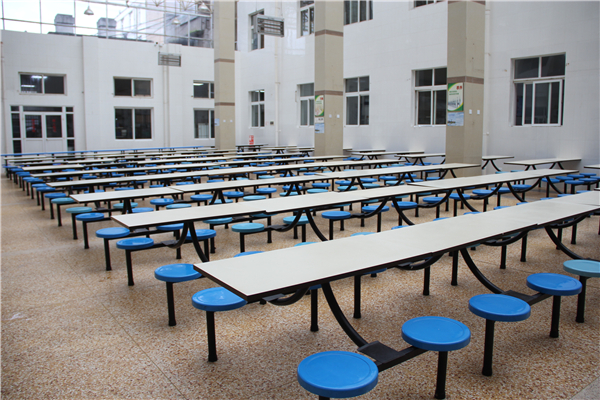 干凈整潔的食堂