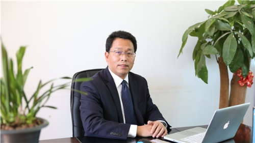 劉世聯(lián)校長照片（呈貢區(qū)名校長）