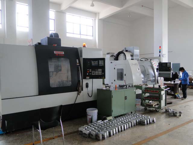 機(jī)電學(xué)院實(shí)習(xí)工廠