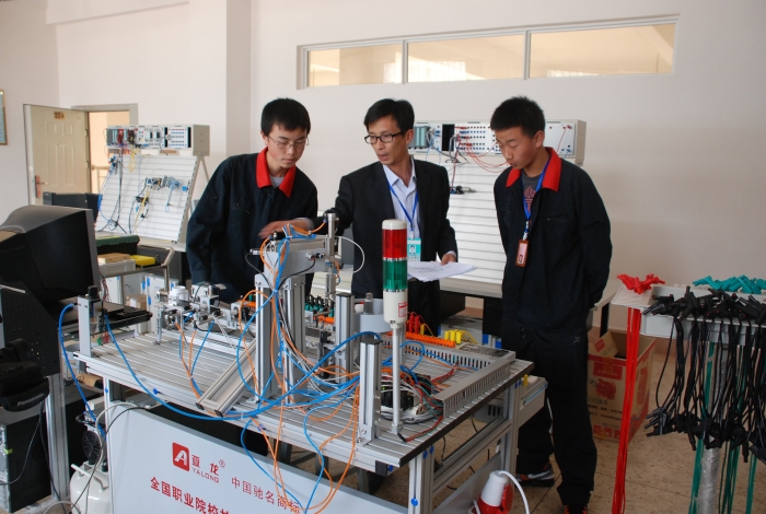 指導(dǎo)技能大賽選手訓(xùn)練