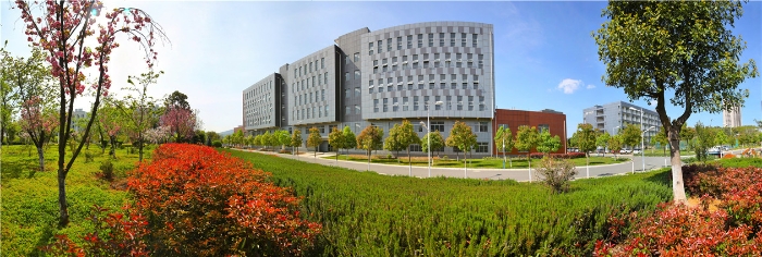 昆明冶金高等專科學(xué)校校園景色