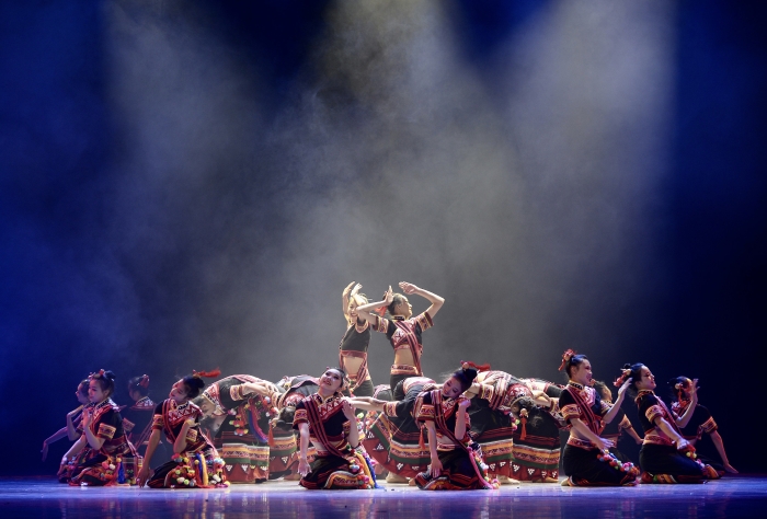 原創(chuàng)劇目《拉祜》_副本