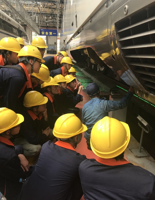 企業(yè)跟崗實訓(xùn) 企業(yè)跟崗實訓(xùn)