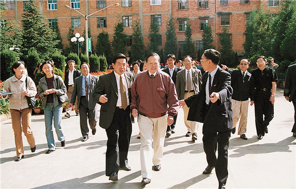 校友楊振寧回母校參觀